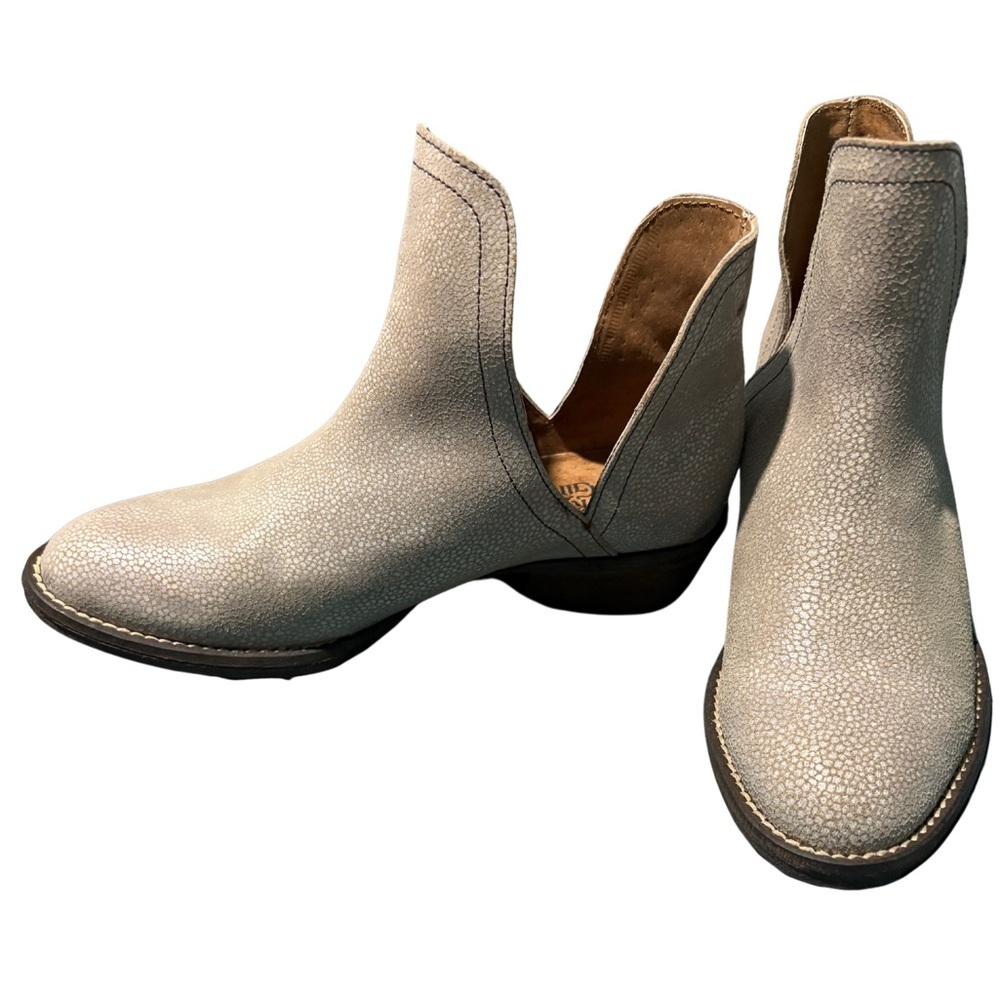 Corkys Girl Cream Leather Ankle Booties Suede Texture, Rounded Toe, Metallic NEW